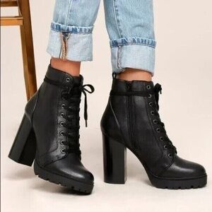 STEVE MADDEN  Laurie Platform Lace-Up Booties